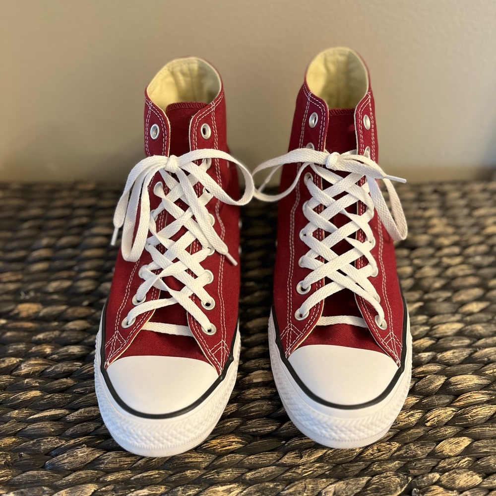 Converse High Top Men's Shoes Size 10.5 (Red)